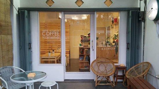 Dapoer Papa Coffee & Beyond